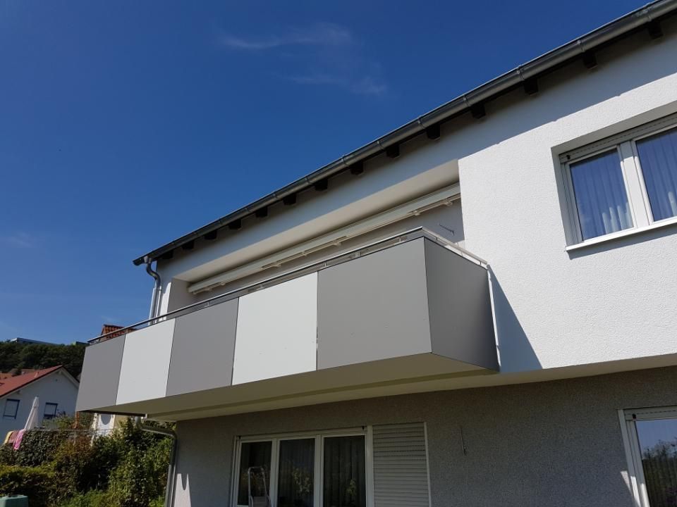 Malerbetrieb Blum GmbH & Co. KG, Balkon-Brüstungsplatten Beispiel