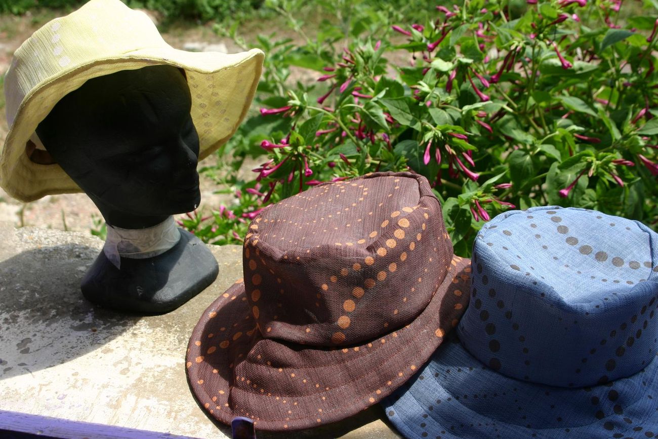 Créations sur-mesure de vêtements et chapeaux en Charente-Maritime 