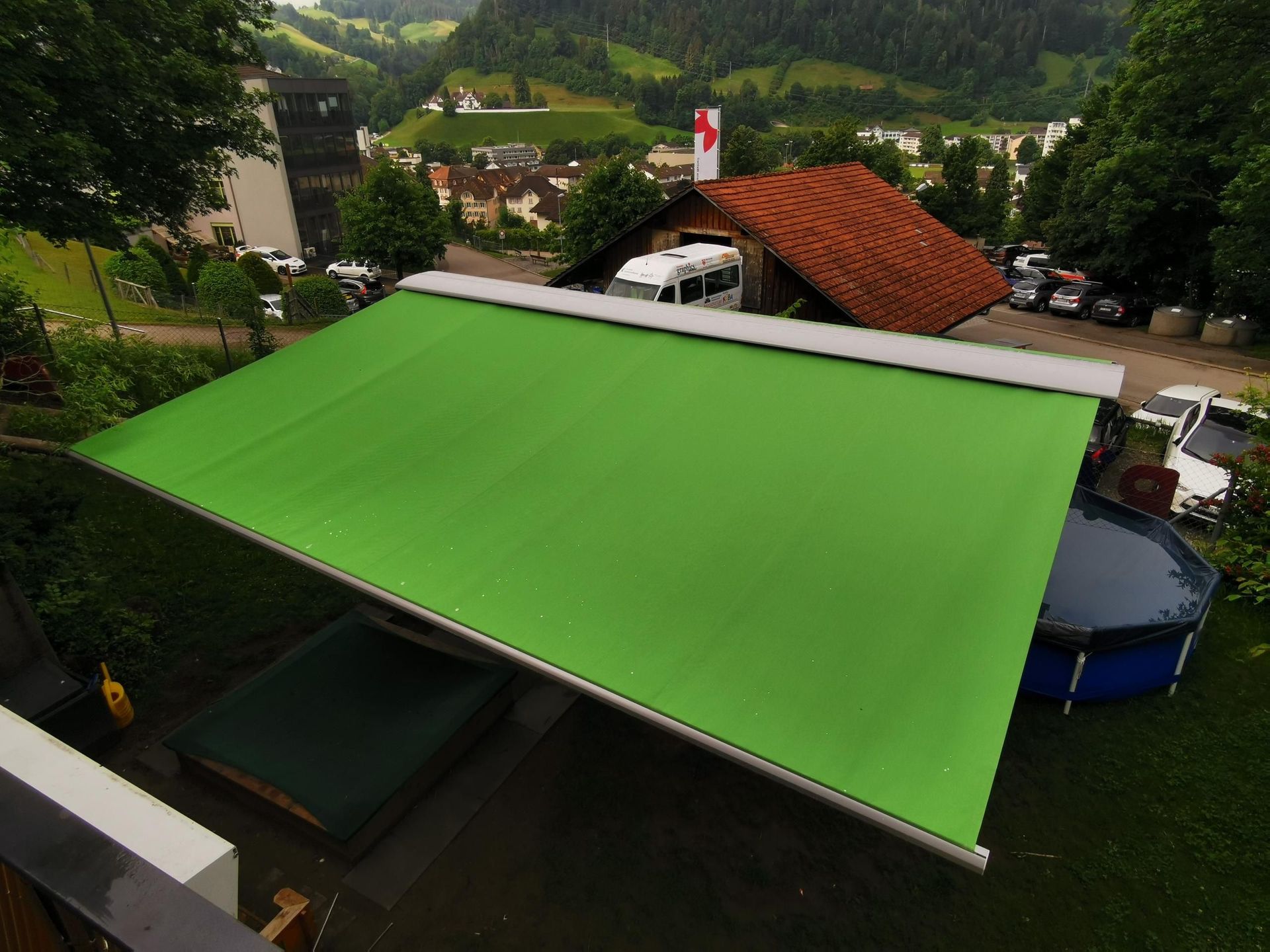 Garten mit Spielzeug