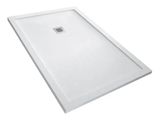 Un plato de ducha rectangular blanco con desagüe cuadrado