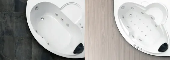 Dos bañeras blancas están ubicadas una al lado de la otra sobre un piso de madera.