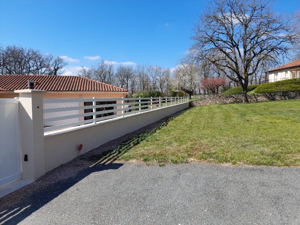 Clôture alu blanche