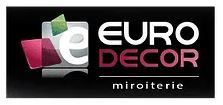 Logo d'Euro Decor, fabricant de miroirs. Composé d'un « e » blanc et de blocs de couleur. Texte : « EURO DECOR miroitrie ».