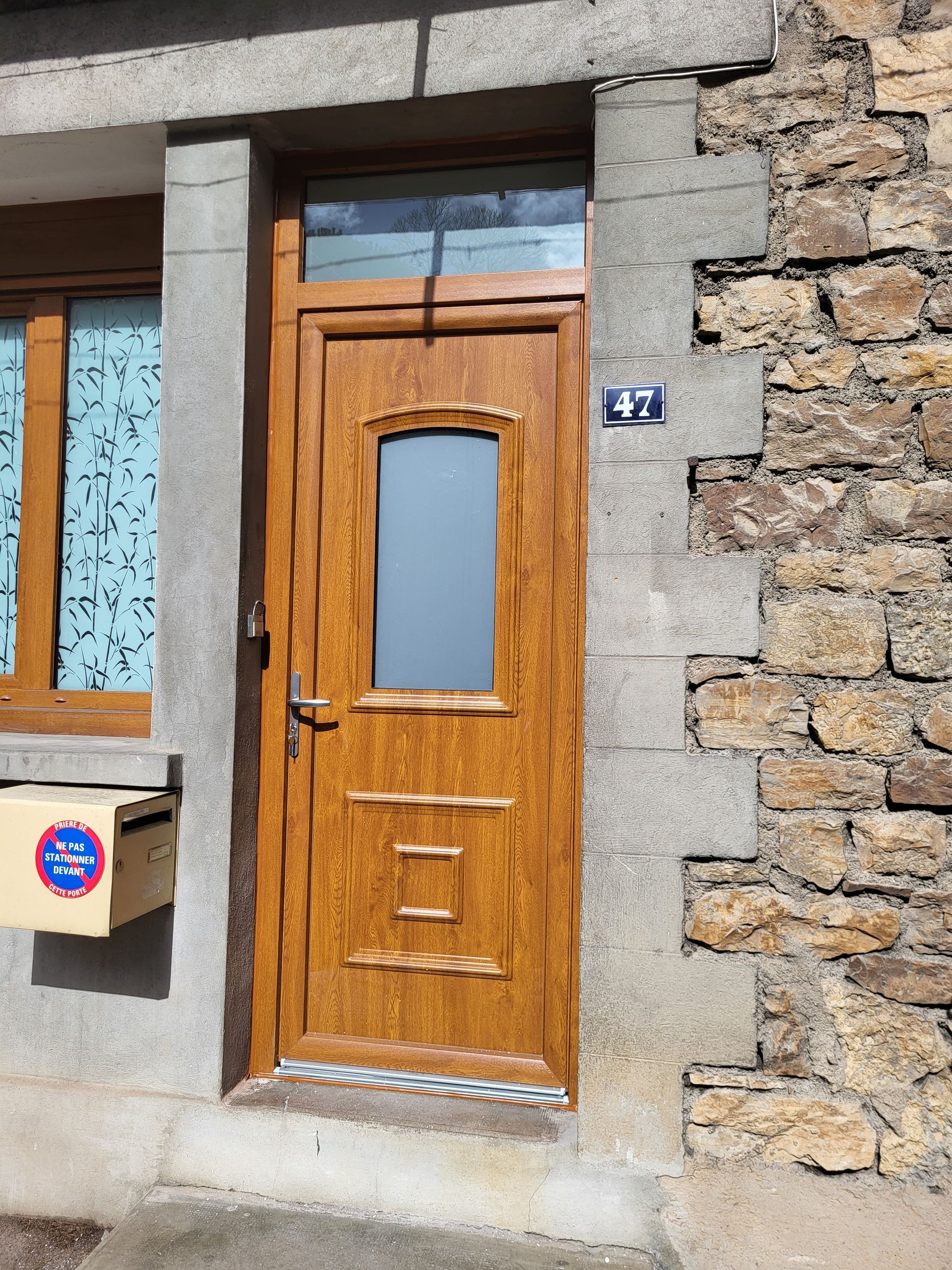 Porte en bois rénové