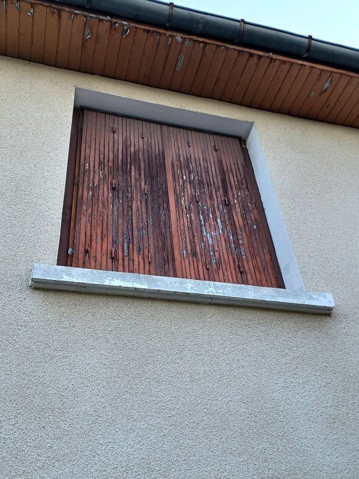 Volet bois avant travaux