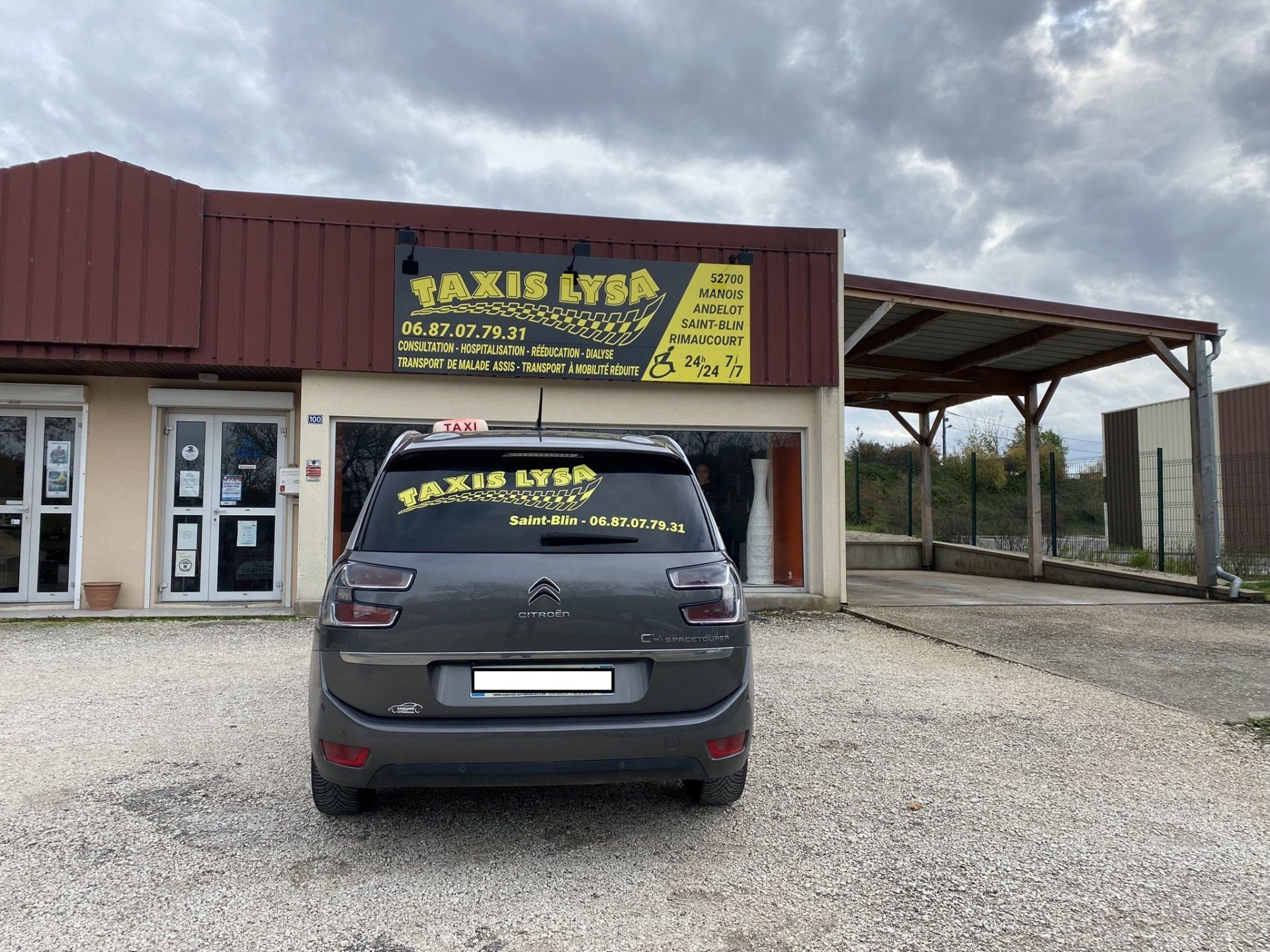 Voiture de taxi monospace Citroen