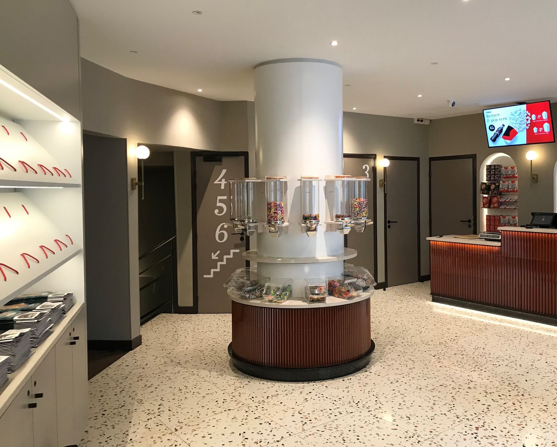 Agencement d'une boutique de cinéma