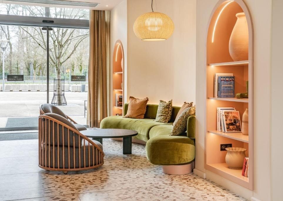 Espace accueil d'un hôtel rénové