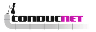 Logotipo de ConducNet que muestra la silueta de una persona con sombrero de copa barriendo una tuber&iacute;a, con texto negro y rosa.