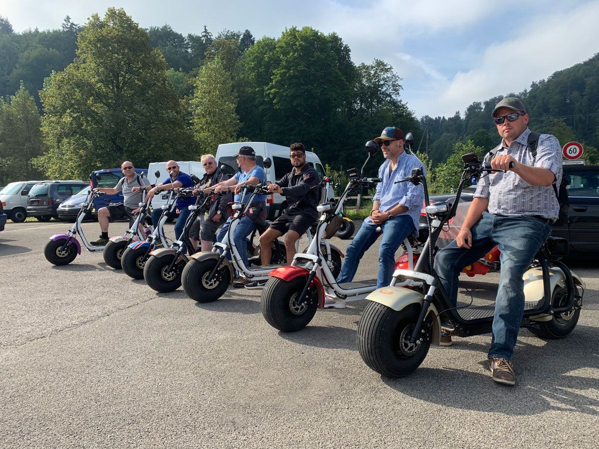 Personen auf Mopeds, Swiss Erlebnistouren GmbH