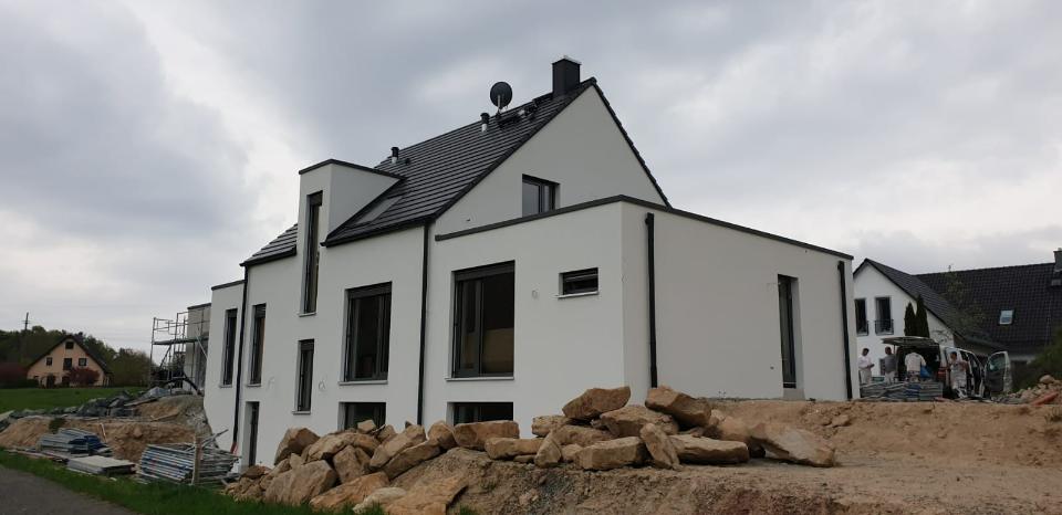 Doppelhaushälfte Malergeschäft Kamlowski GmbH