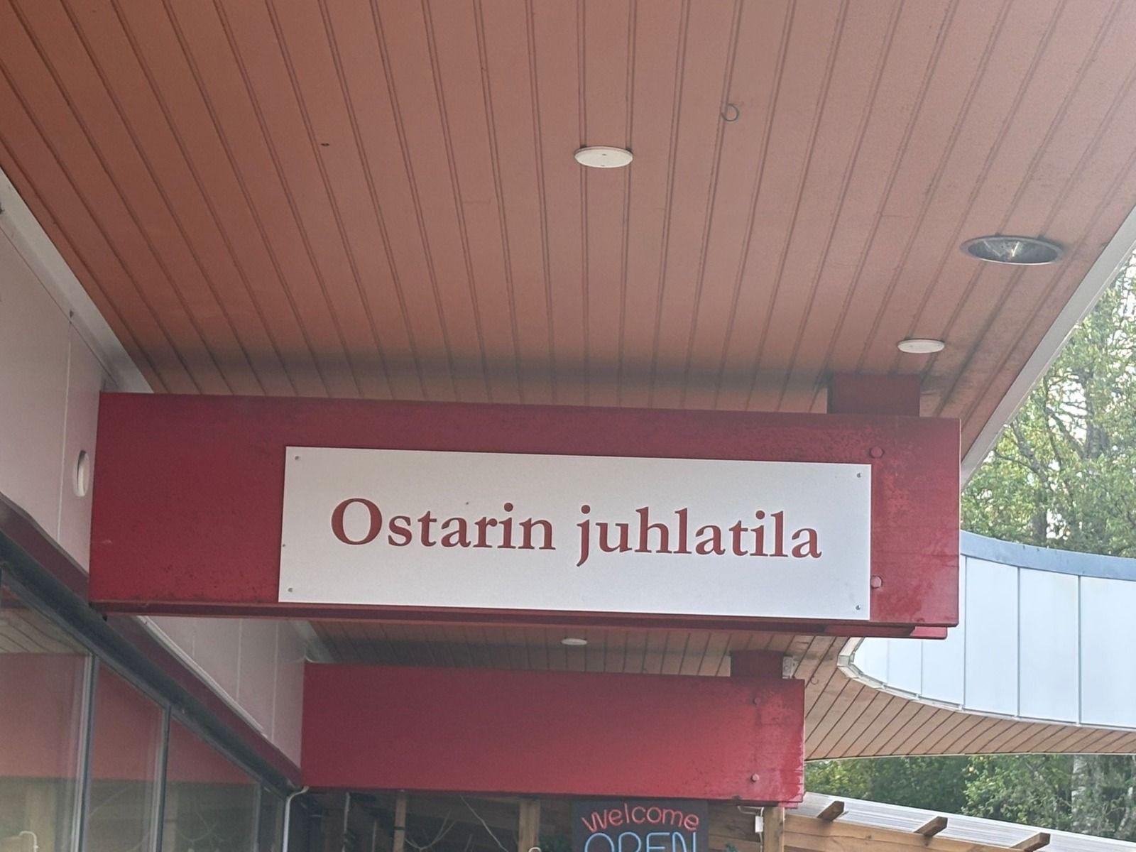 Monitoimitila ja juhlatila Hämeenlinna Iittala Huoltopalvelu Nyqvist Oy.