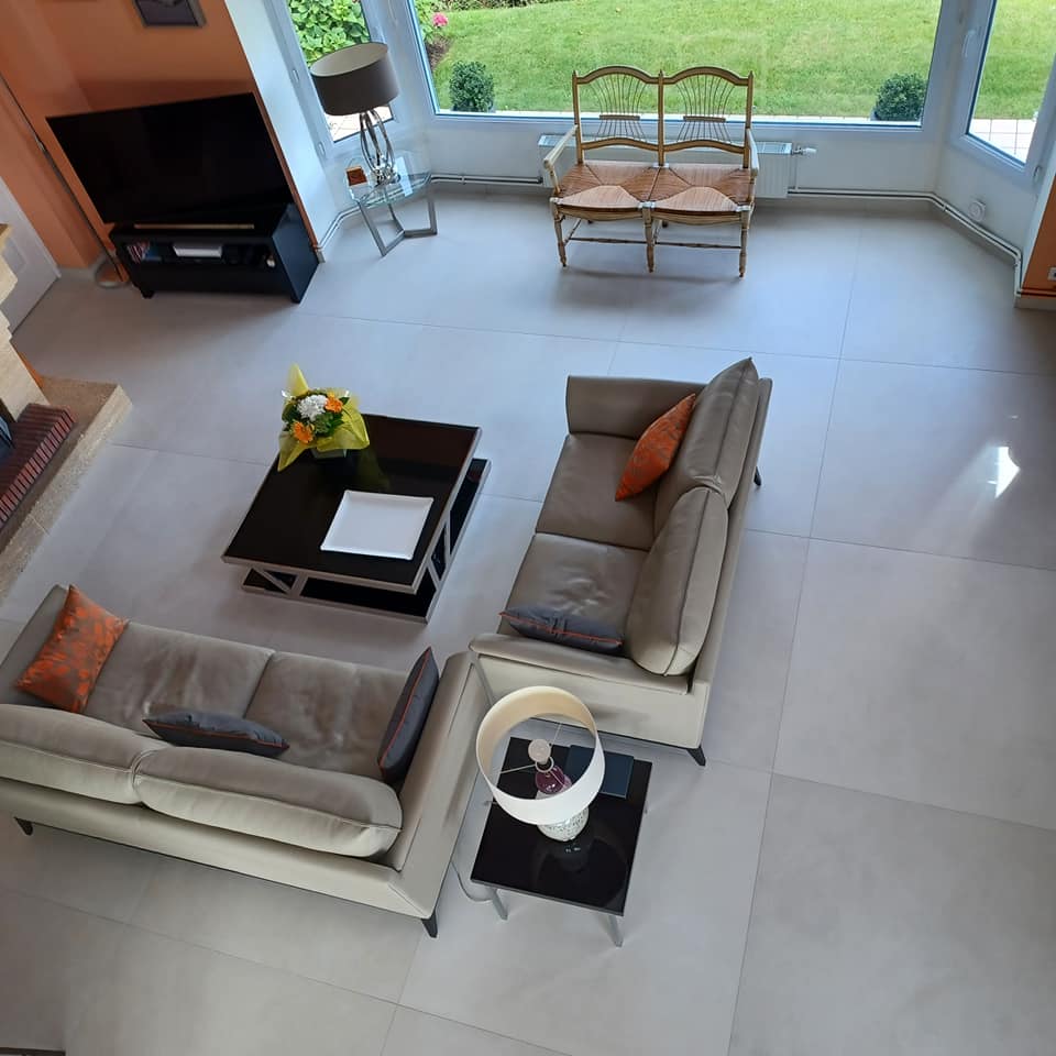 Carrelage blanc grand format