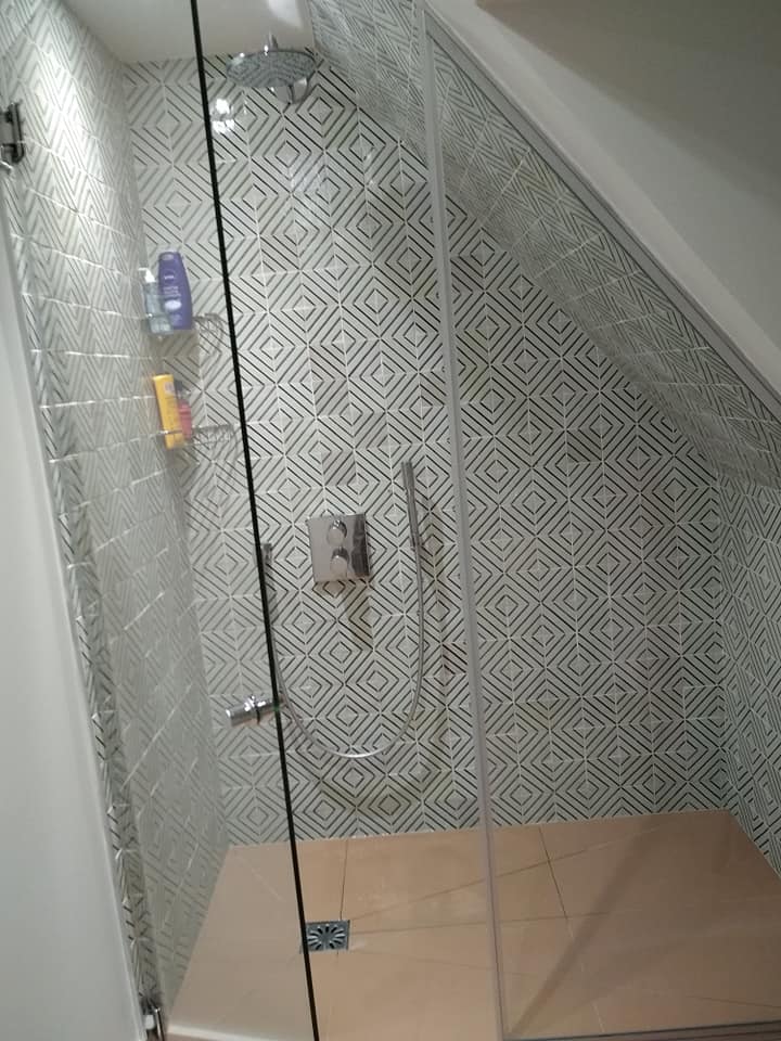 Création de faïence de douche