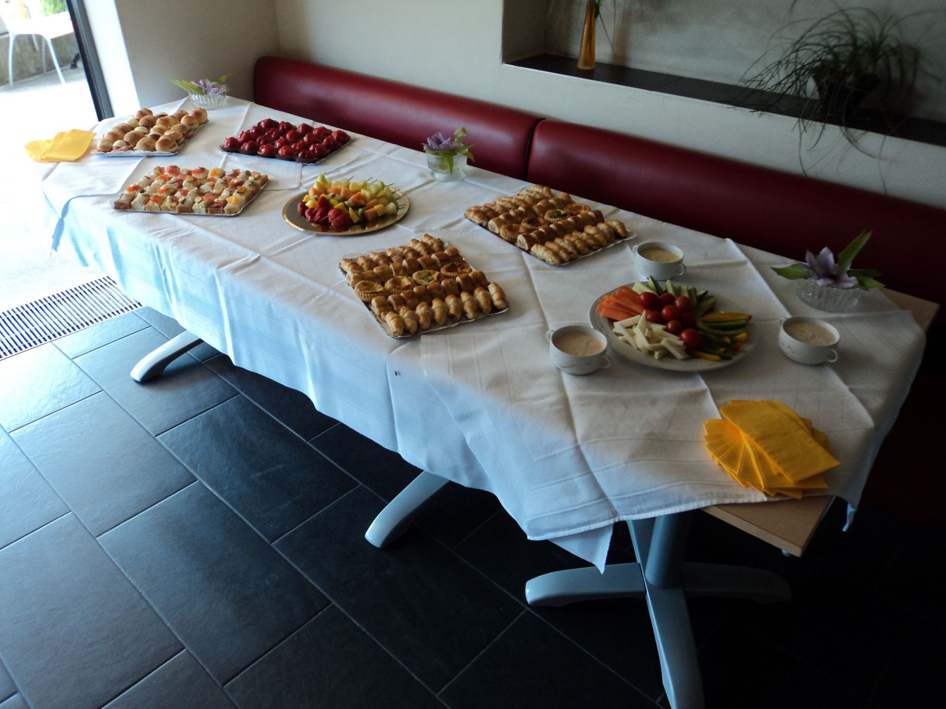 Buffet - Café-Conditorei Huber AG