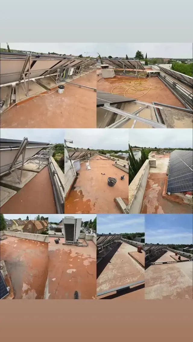 Techos derrumbados y escombros en varias viviendas tras los daños causados por la tormenta.