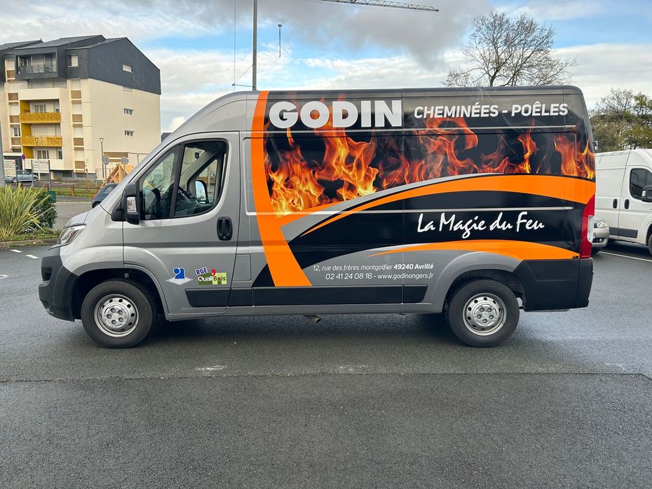 Camion de l'entreprise Godin