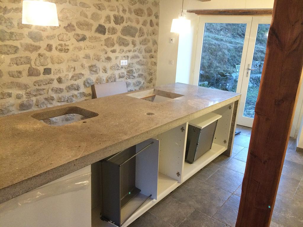 Découpe d'un plan de travaille en marbre