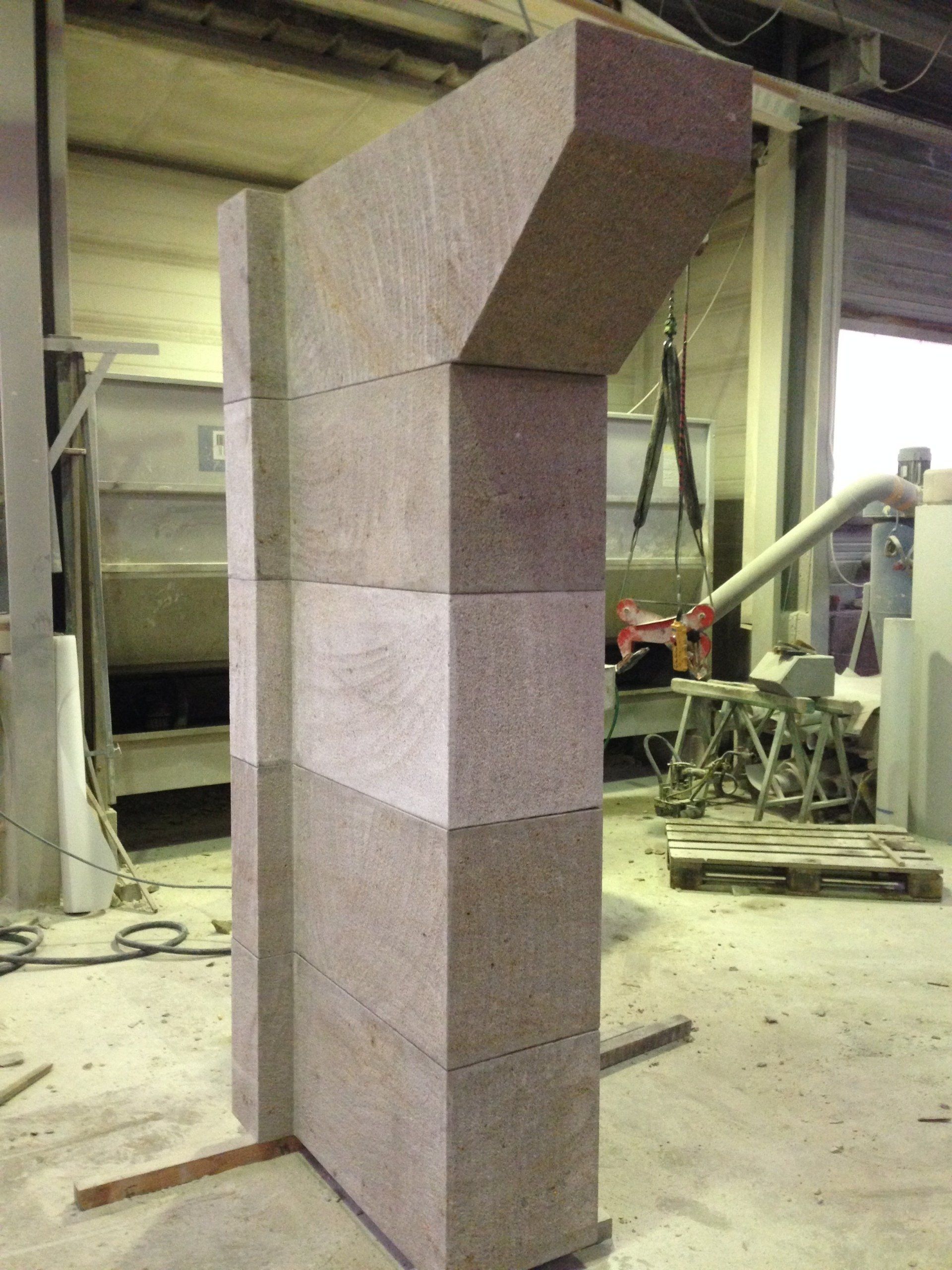 Pilier en Arkose de Blavozy