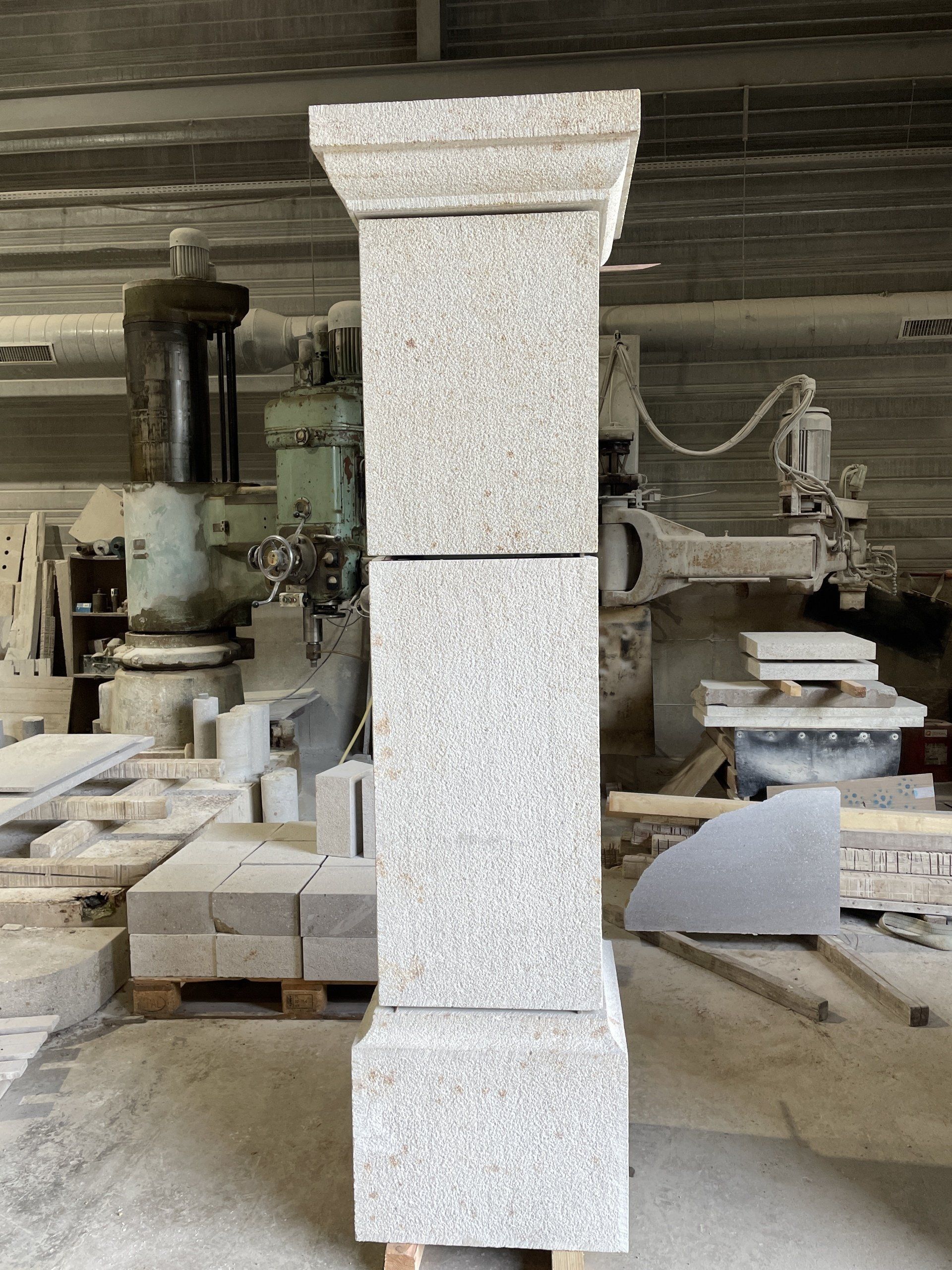 Pilier en Arkose de Blavozy