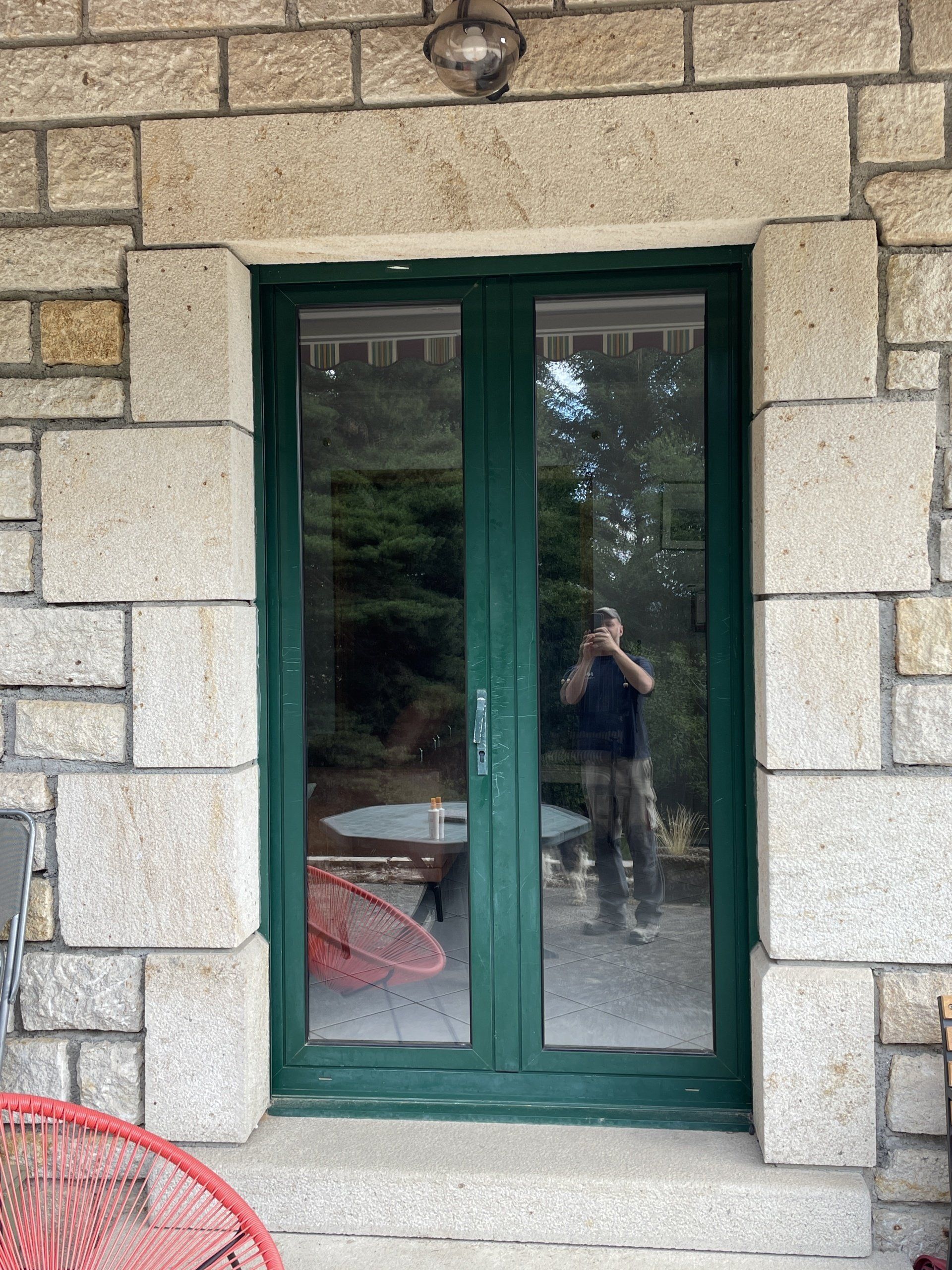 Encadrement de porte vitrée