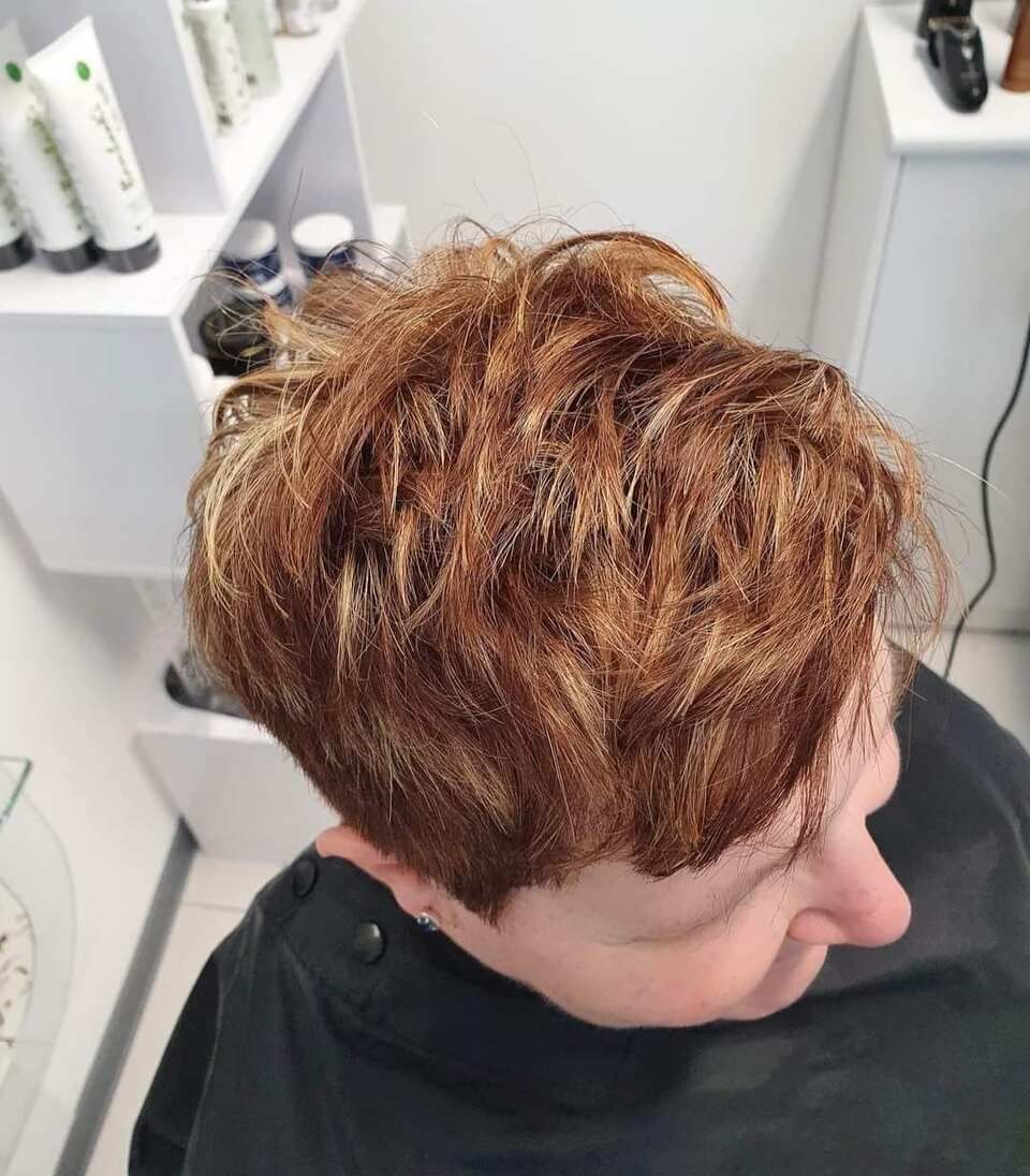 Damenfrisur von Coiffeur Laura Adamo