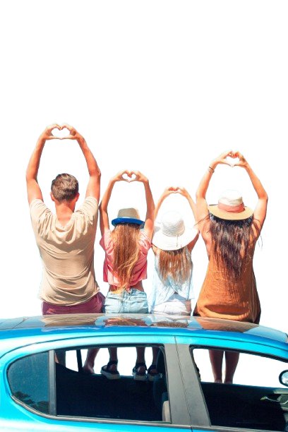 Membres d'une famille qui font un cœur avec leur main