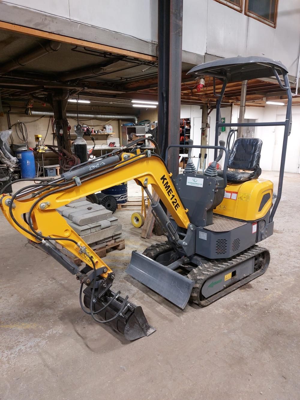 KME12E minikaivinkone