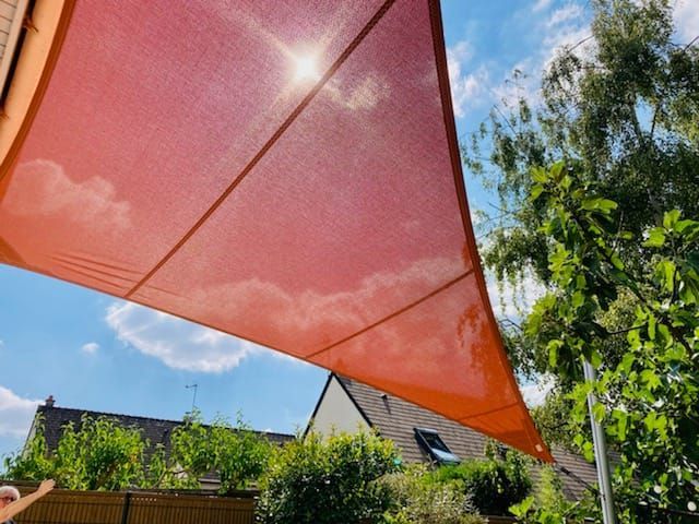 Protection solaire rouge