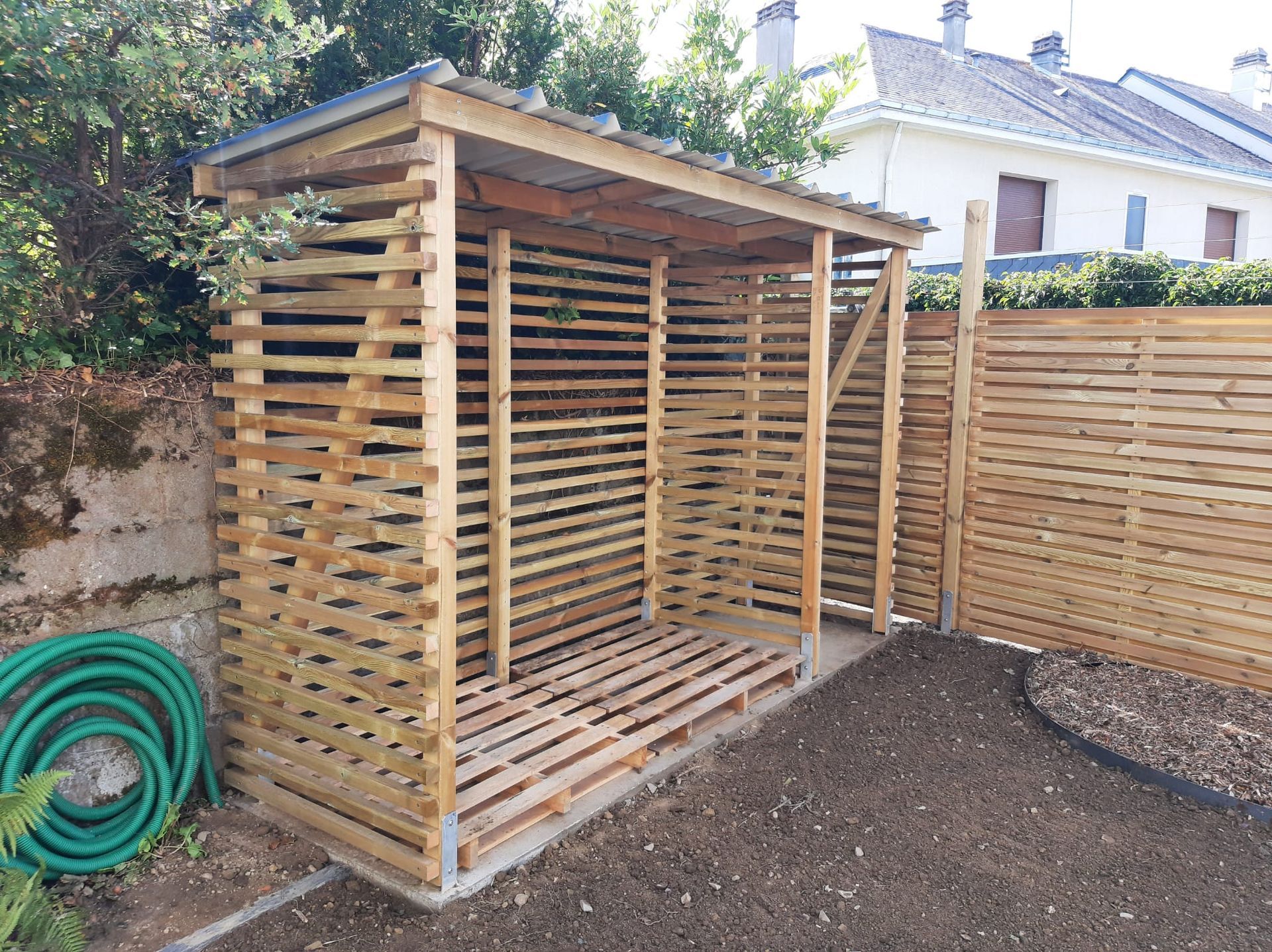 Abri de jardin ouvert