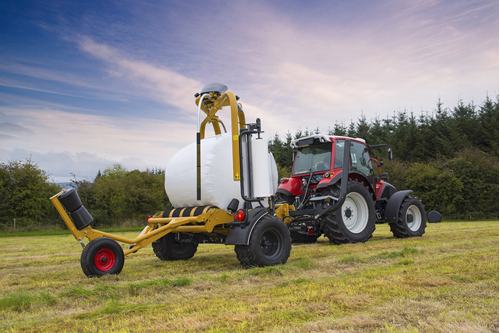 Tracteur avec une remorque