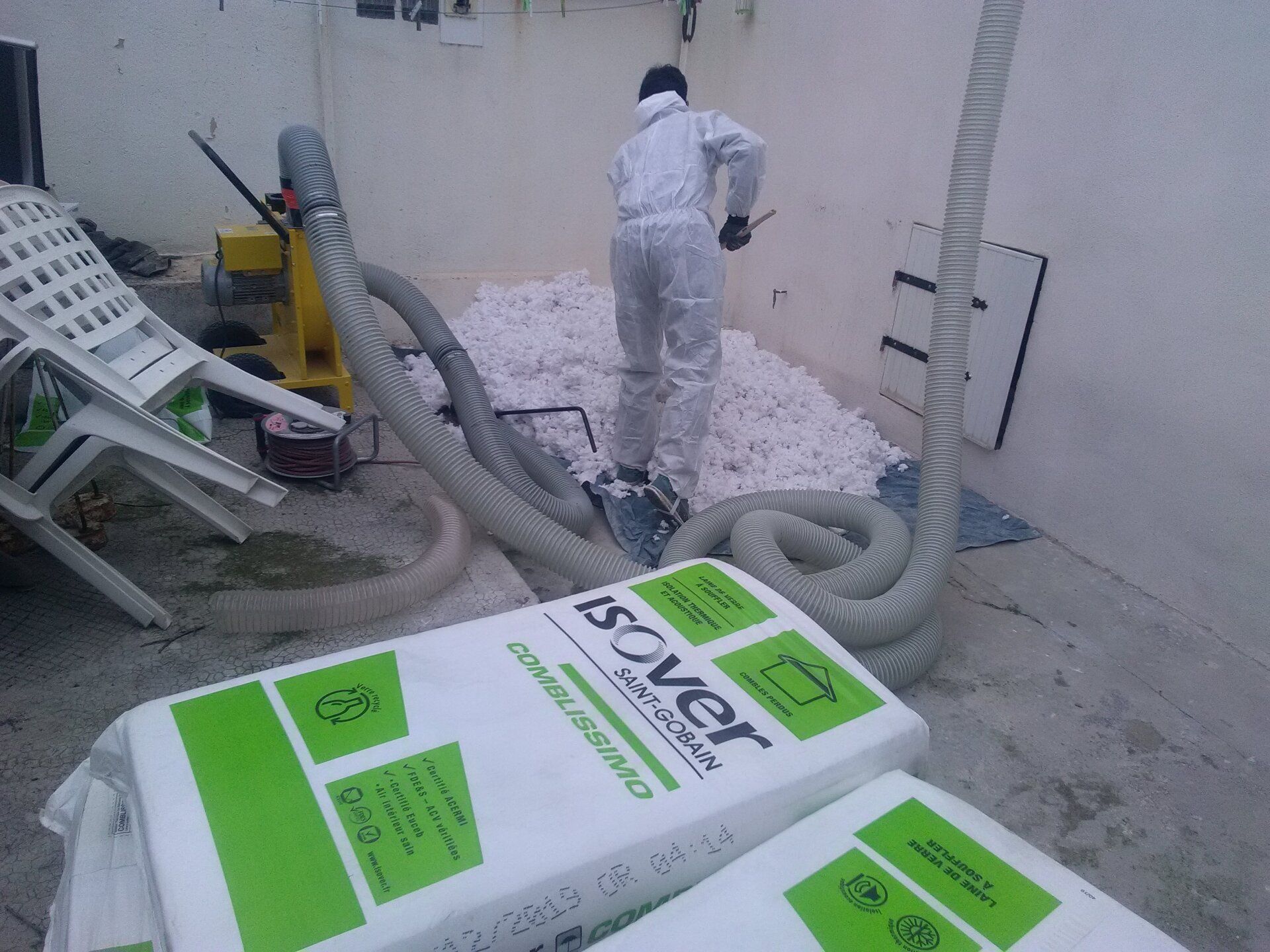 Souglage d'isolant sous combles