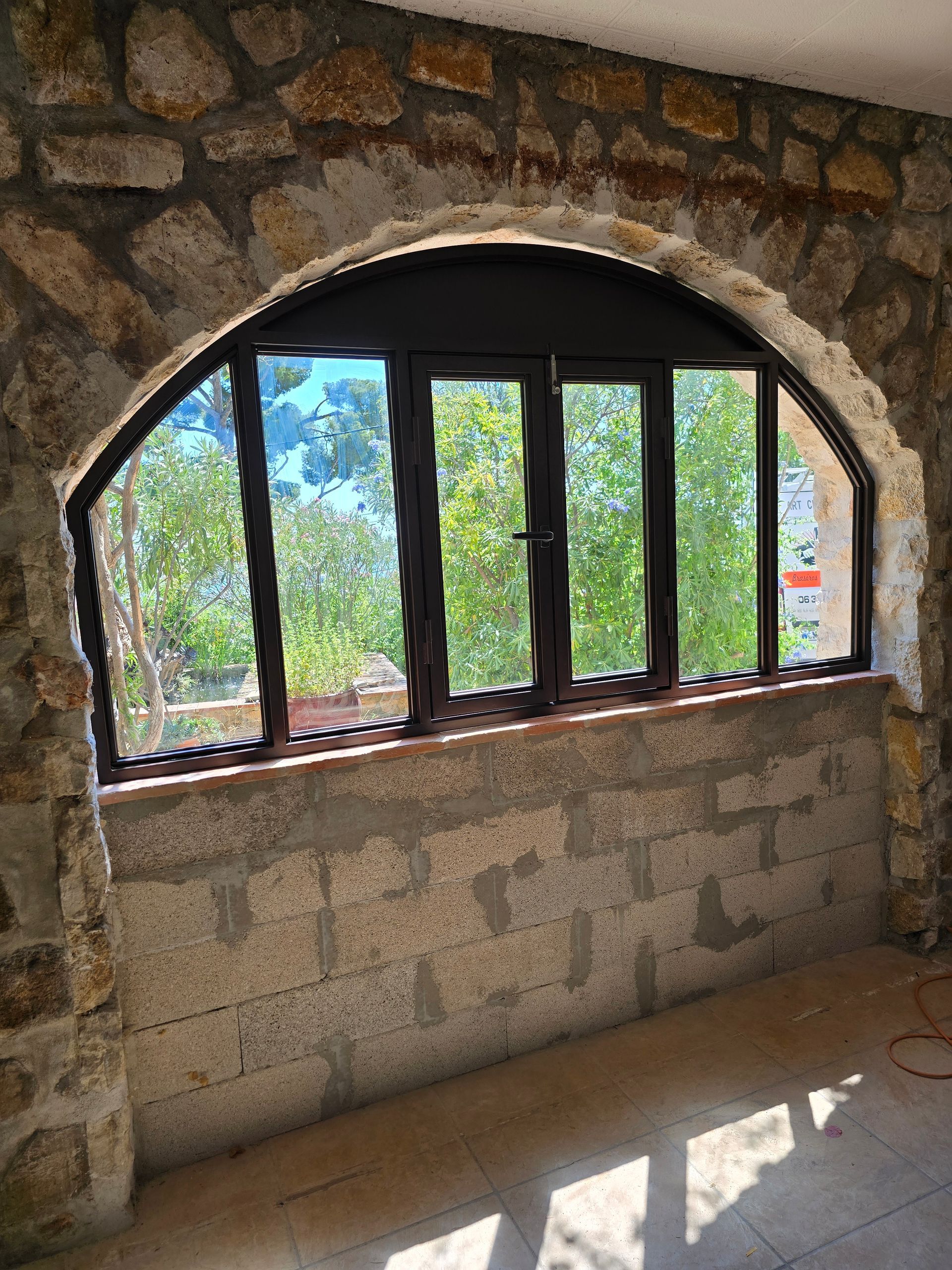 Verrière avec vue sur l'extérieur