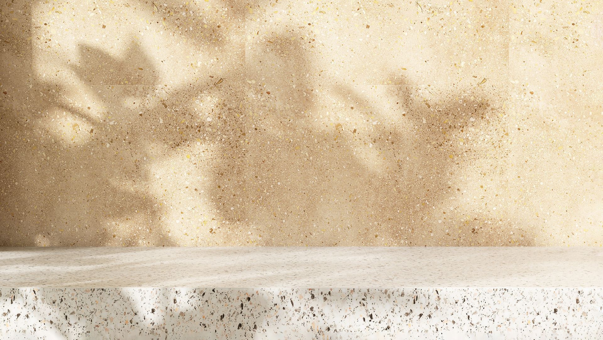 Un mur beige texturé et un rebord blanc.