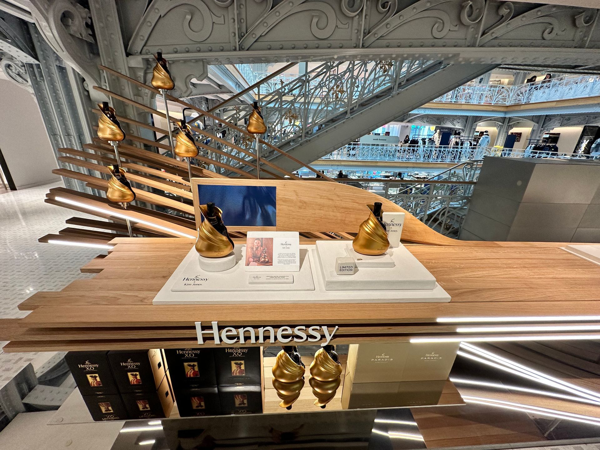 Présentoir de la marque de Cognac Hennessy