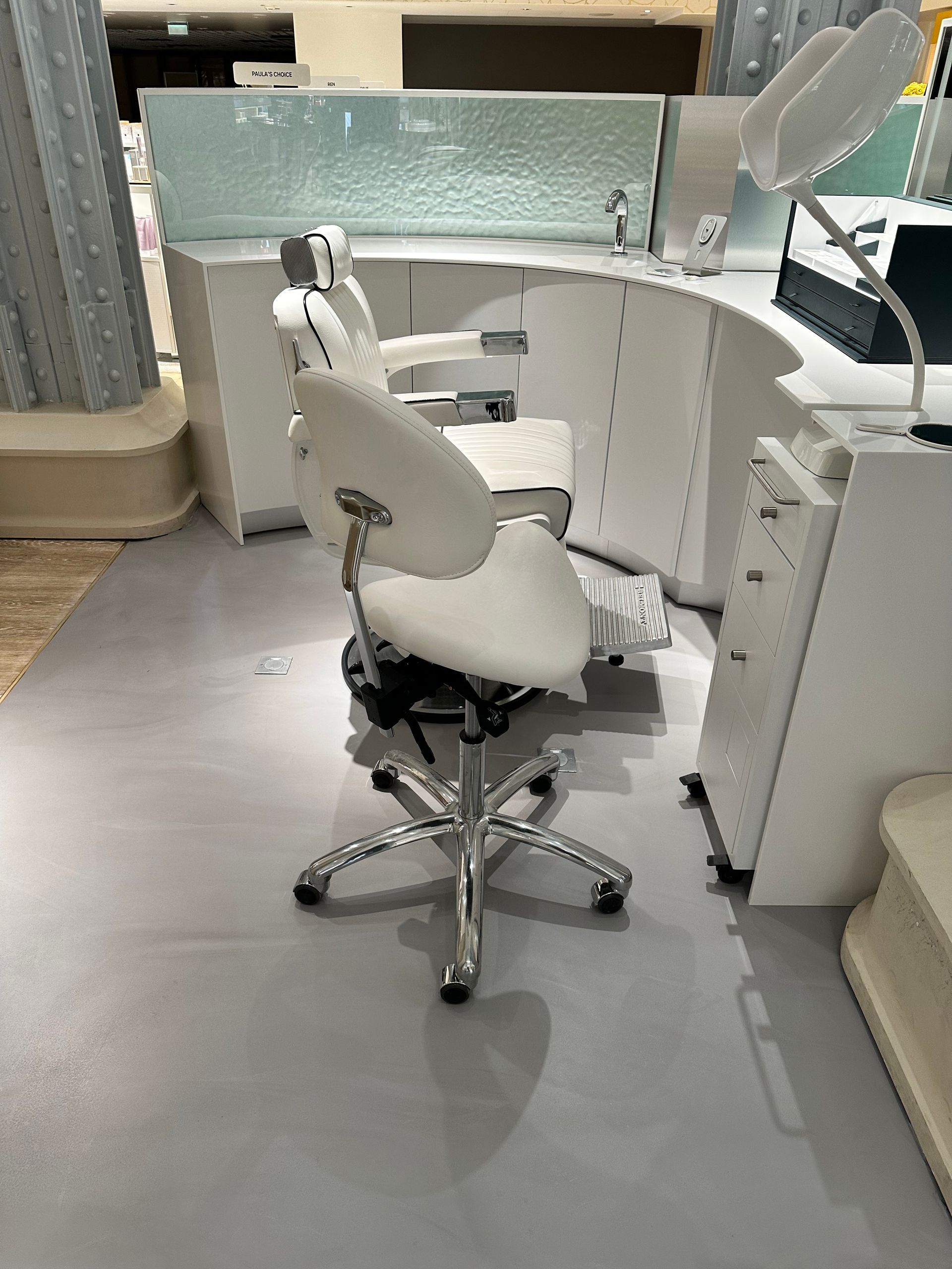 Sol de laboratoire pharmaceutique