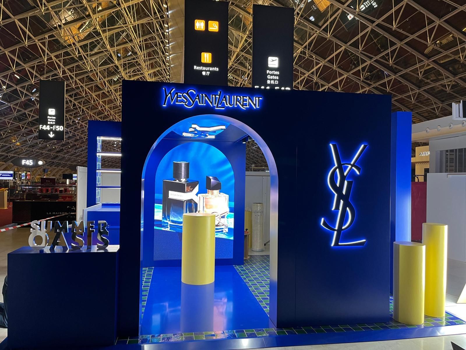 Présentoir et sol personnalisé Yves Saint-Laurent