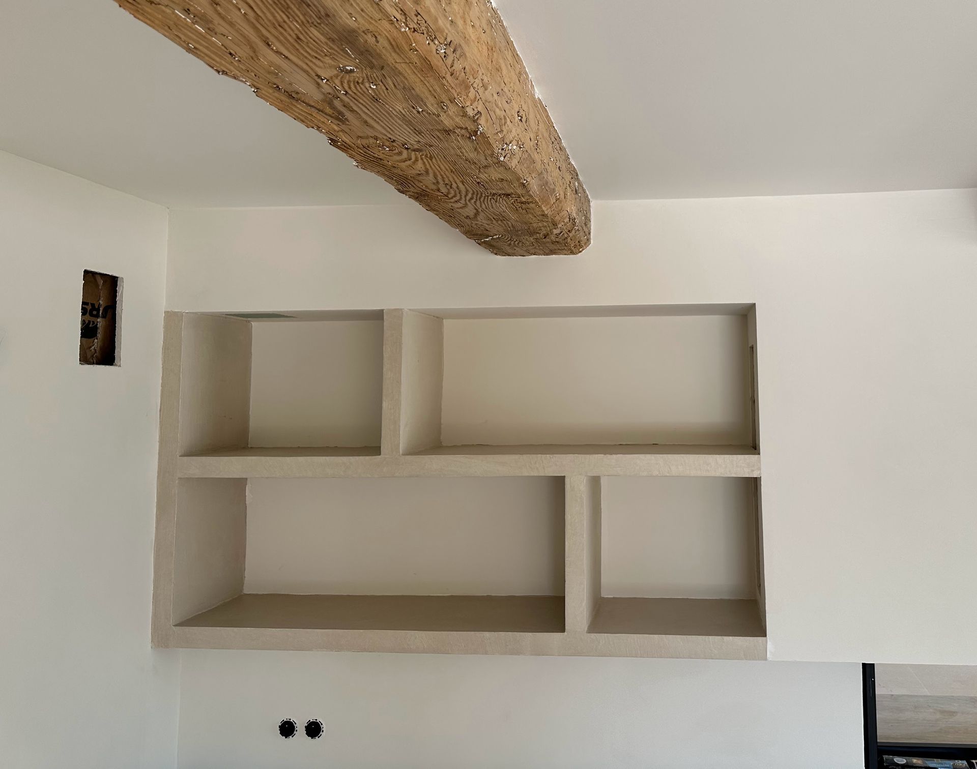 Étagères en béton ciré