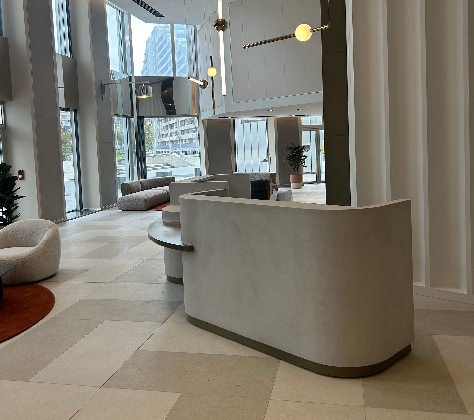 Comptoir de hall d'entrée en béton ciré