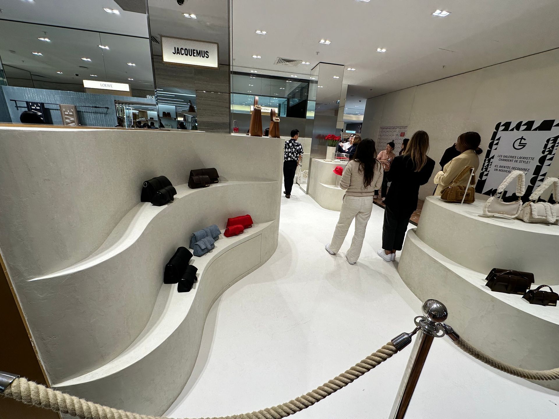 Boutique des Galeries Lafayette en béton ciré