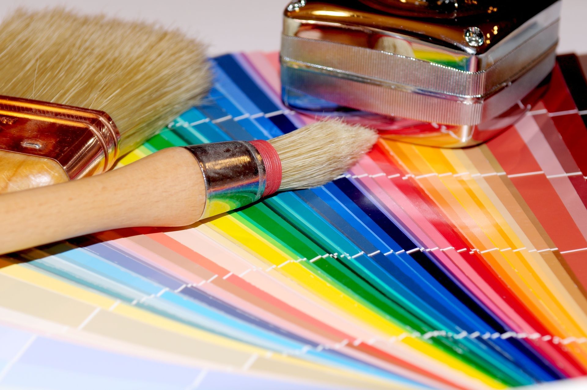 Nuancier pour peinture, pinceau