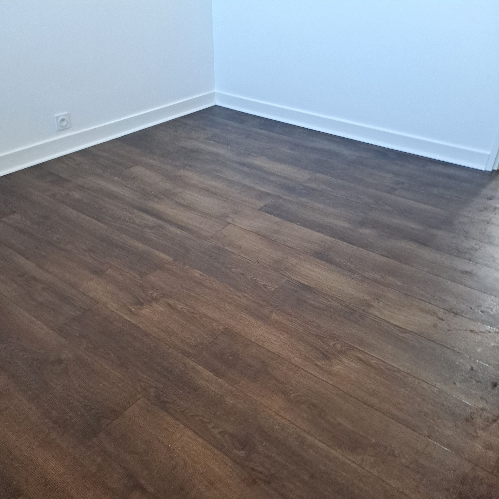 Sol en PVC à clipser, imitation bois