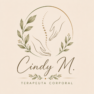 Logotipo con manos, hojas y un diseño circular dorado que dice “Cindy M. Terapia Cabo”.