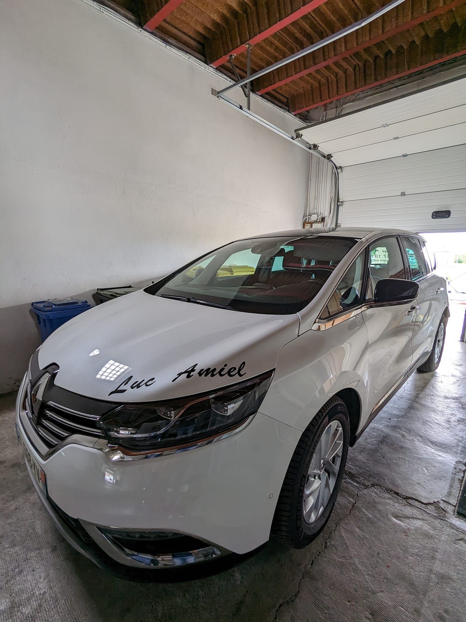 Taxi blanche de Luc Amiel