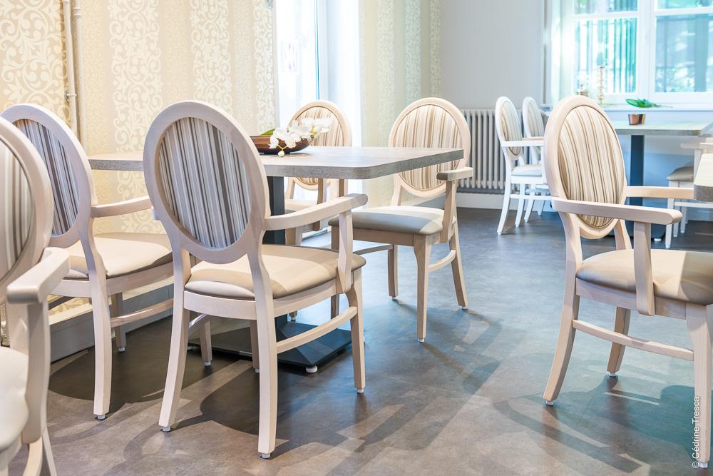 Salle à manger de la maison de retraite