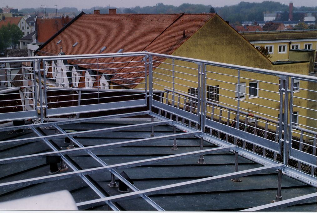 Ein Dachbalkon mit Edelstahlgeländer