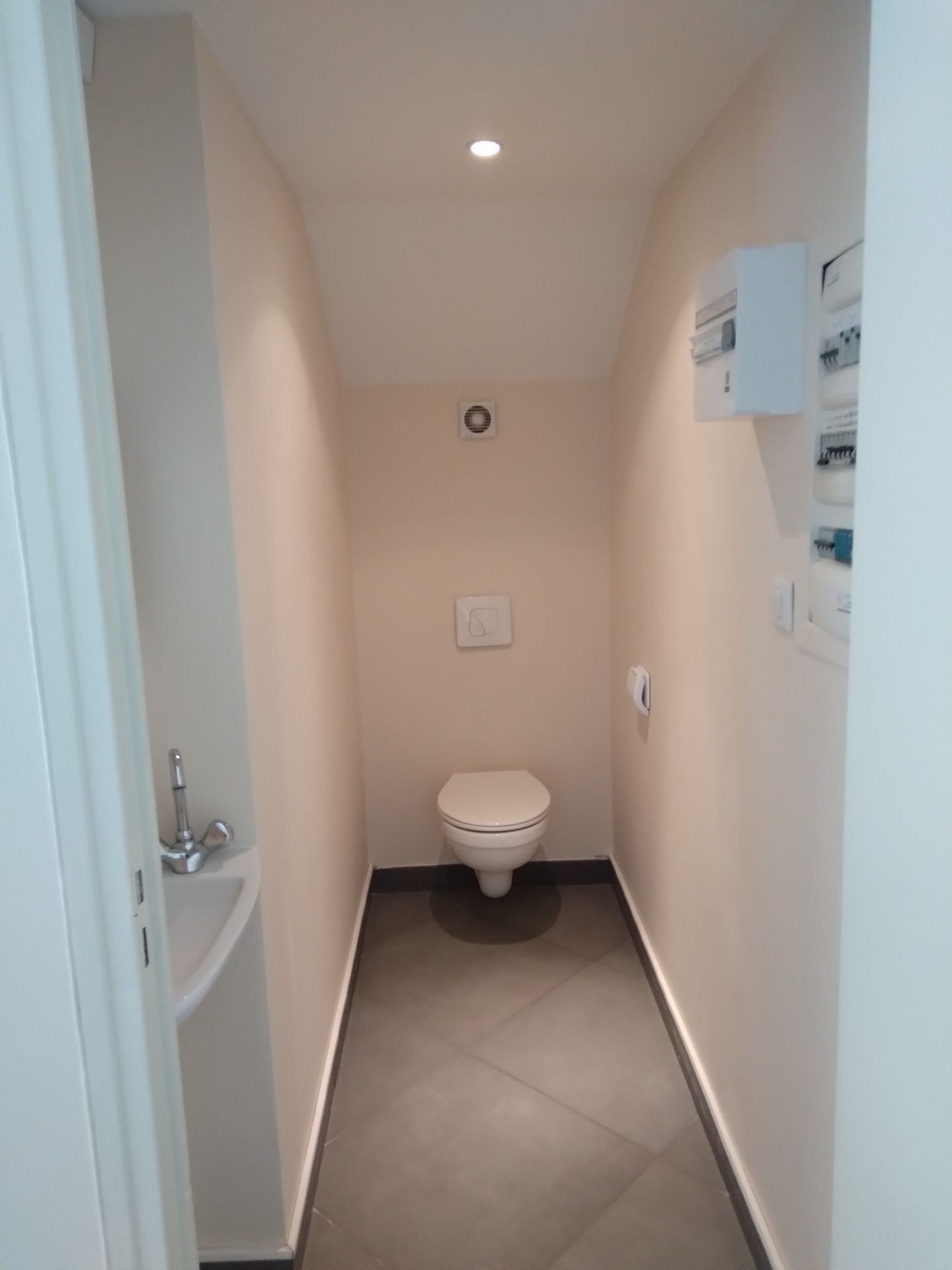 Peinture dans les WC