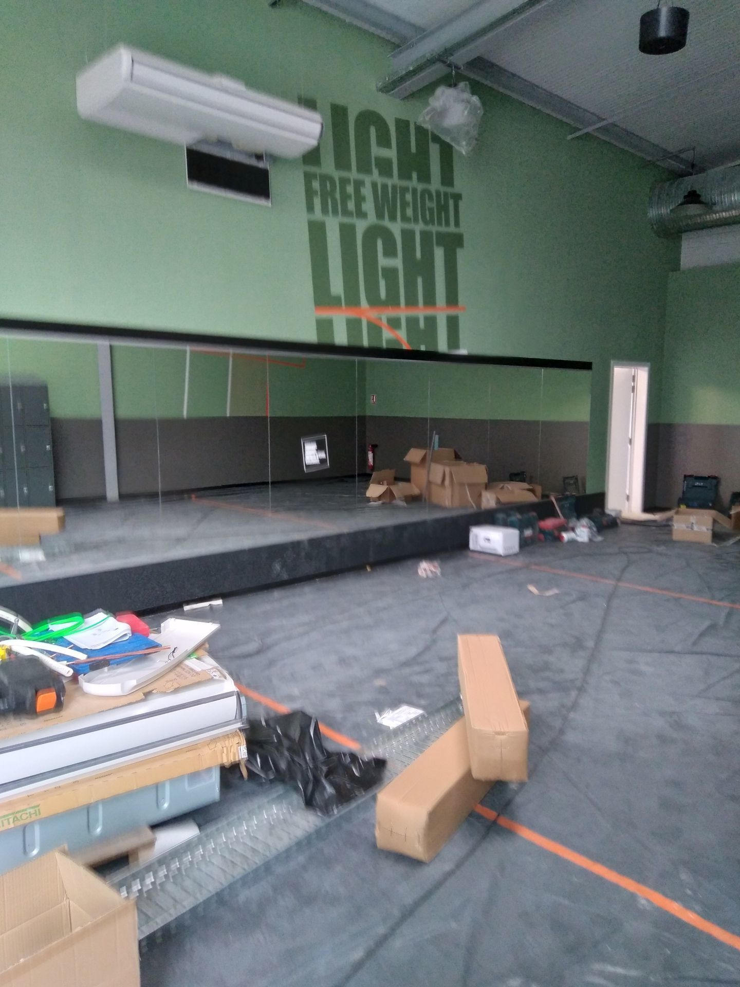 Travaux dans une salle de sport