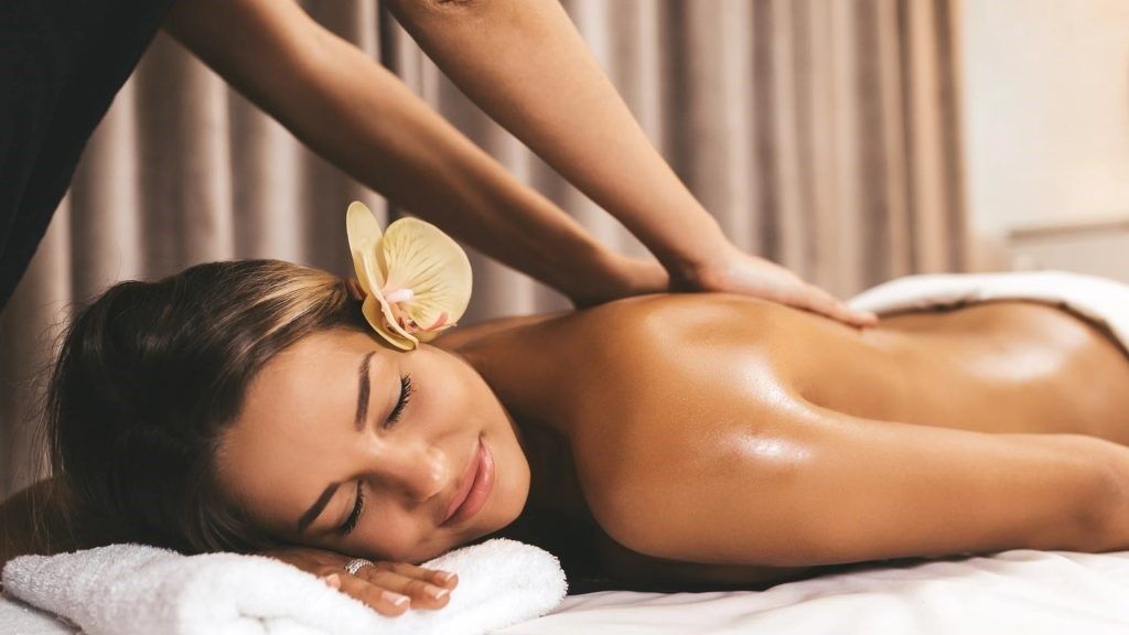 Massaggi rilassanti e californiano - Armonia & Benessere