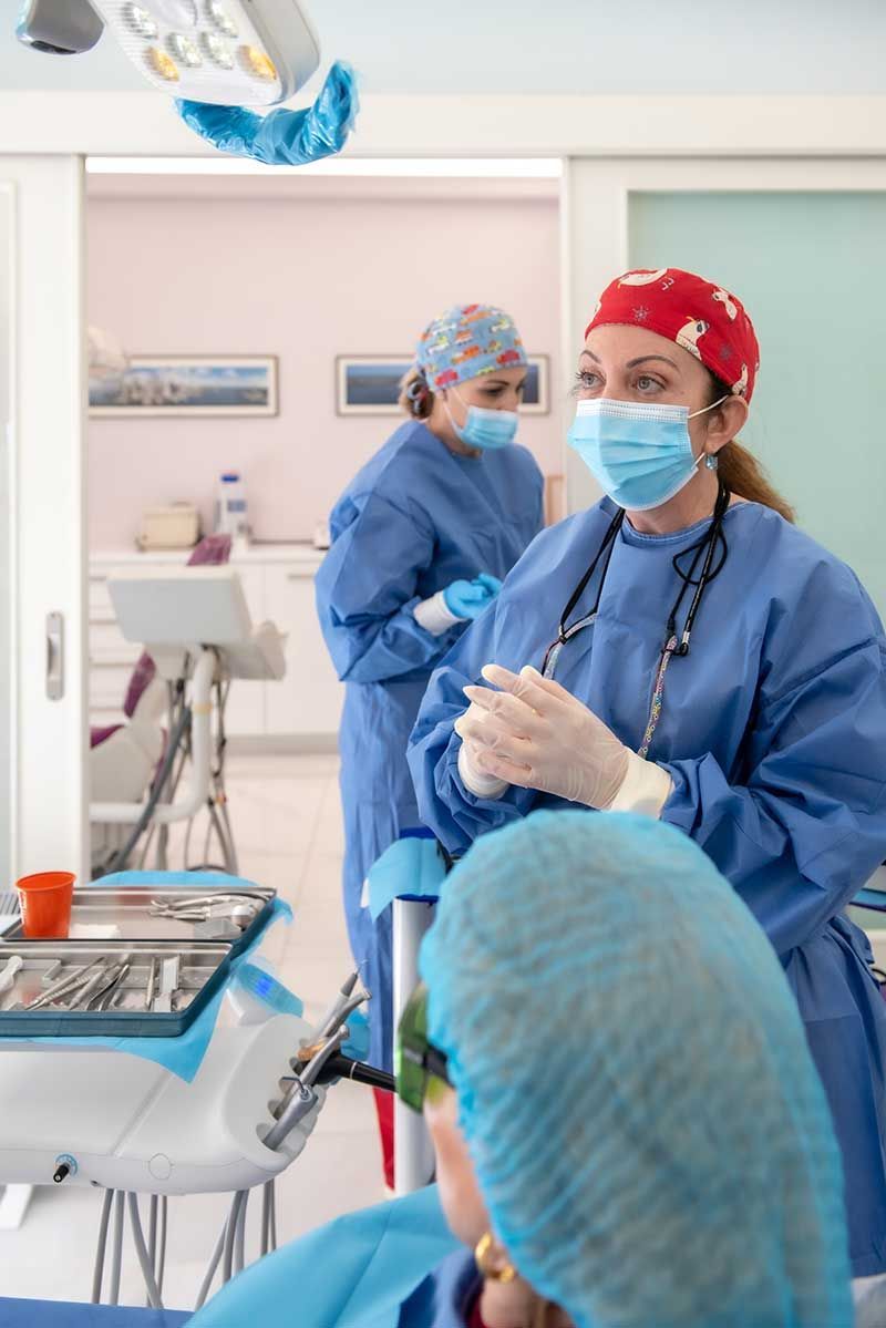 Κωνσταντία Μαλαμούλη D.D.S.
Χειρουργός Οδοντίατρος – Εμφυτευματολόγος